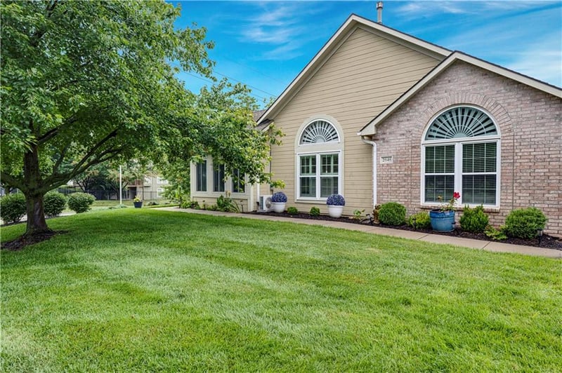 2046 139th St, Leawood, KS 66224