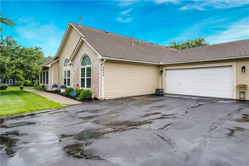 2046 139th St, Leawood, KS 66224