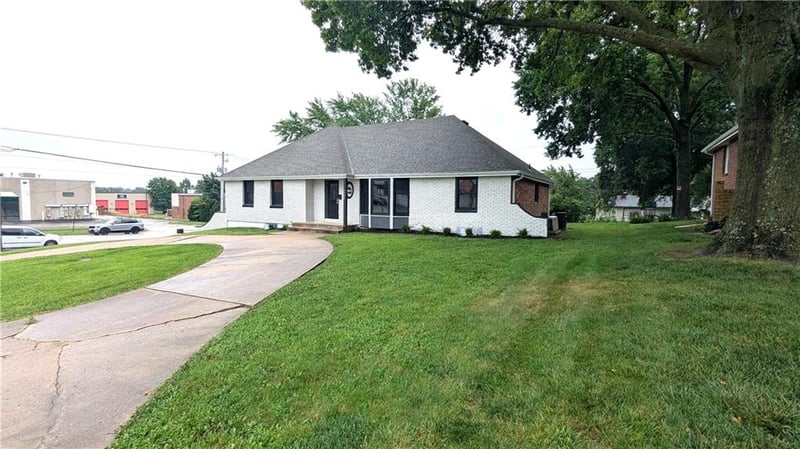 9909 76th Ter, Raytown, MO 64138