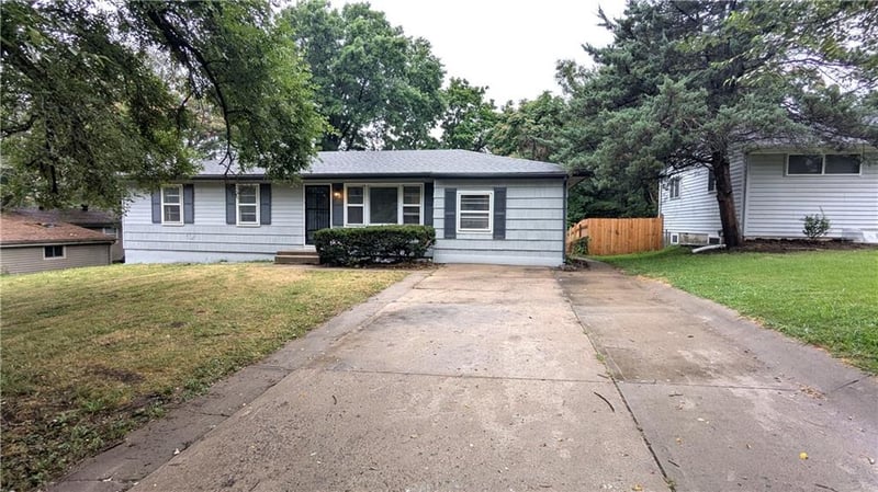 8618 Winchester Ave, Kansas City, MO 64138