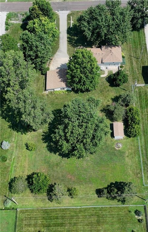 15121 Briarwood Dr, Basehor, KS 66007