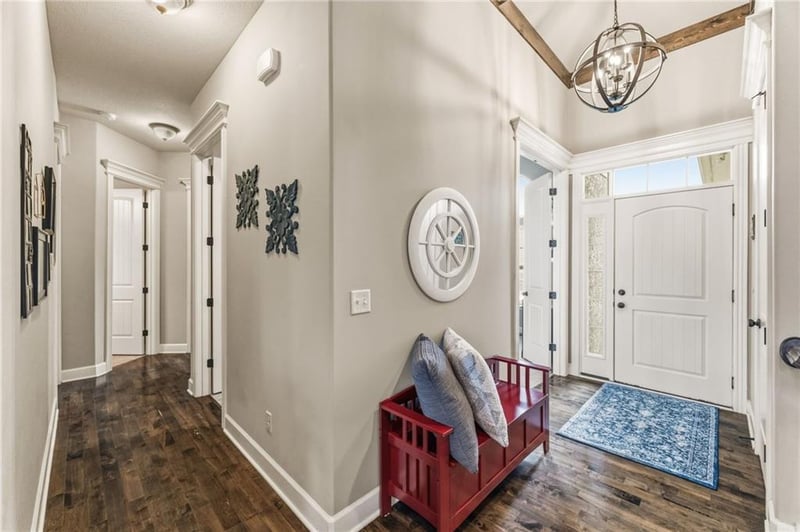 2833 NE Parkview Ln, Lee's Summit, MO 64086