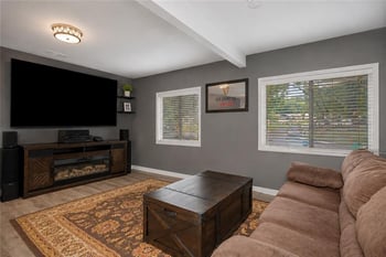2720 S 52nd St, Kansas City, KS 66106
