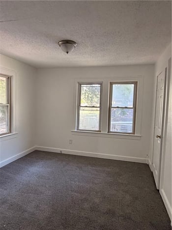 337 N 34th St, Kansas City, KS 66102
