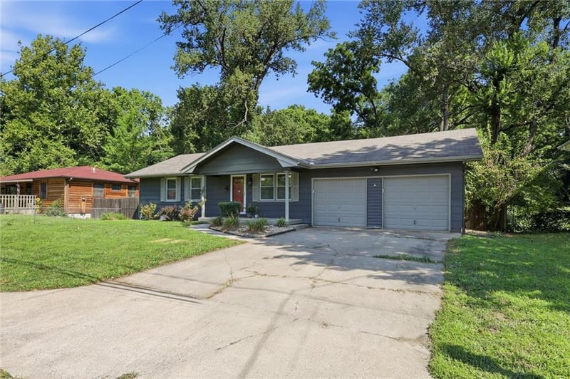 12124 31st St, Independence, MO 64052