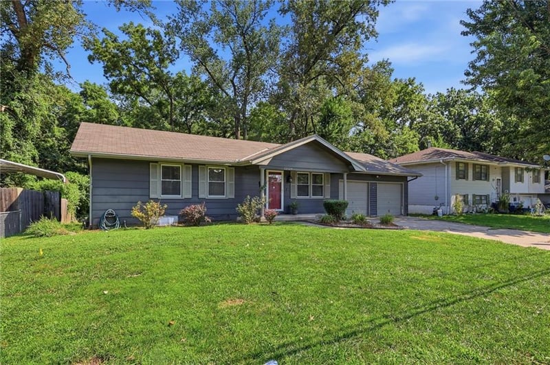 12124 31st St, Independence, MO 64052