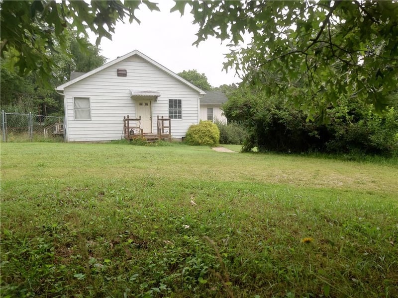 2915 Cravens Rd, Poplar Bluff, MO 63901