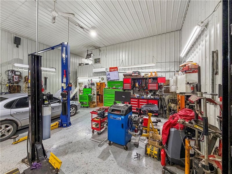 Pine St, Norborne, MO 64668