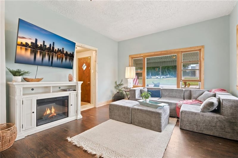 211 W 11th St, Concordia, KS 66901