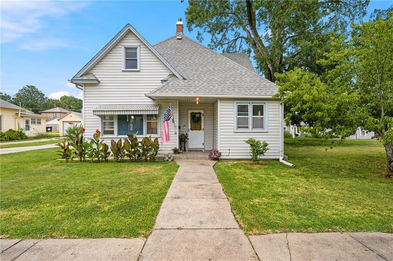 211 W 11th St, Concordia, KS 66901
