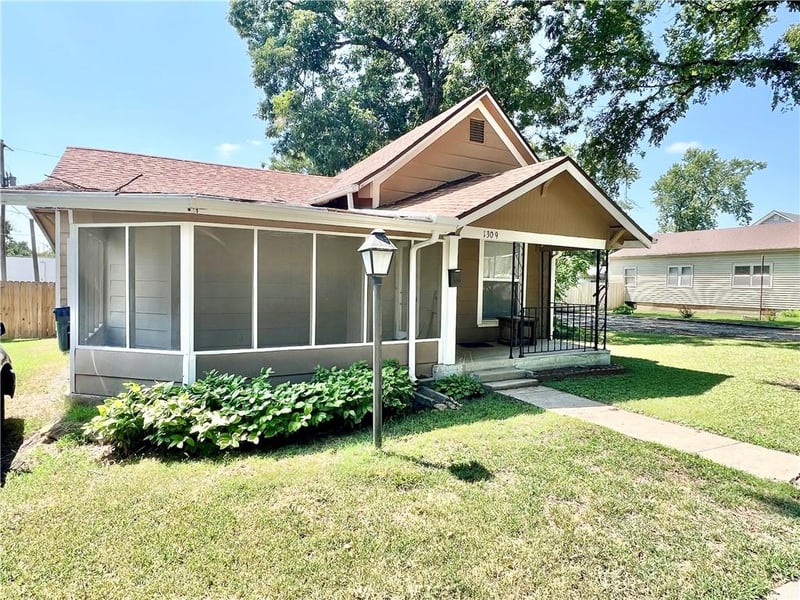 1309 Irving St, Independence, KS 67301