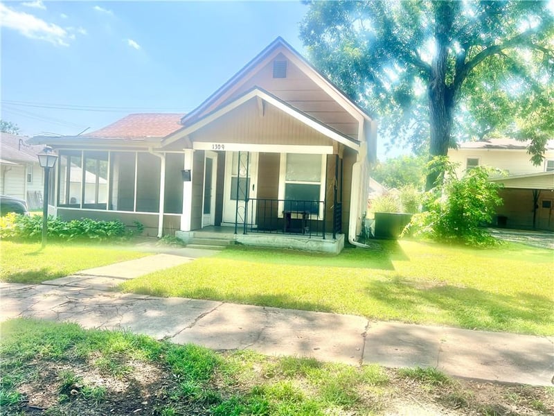 1309 Irving St, Independence, KS 67301