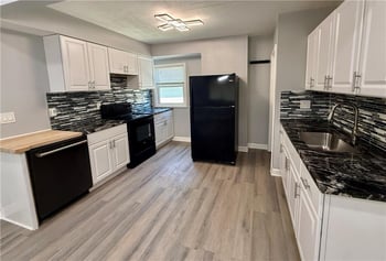 2809 E 39th St, Kansas City, MO 64128