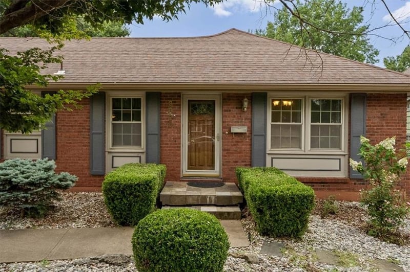 3826 Summit Ridge Dr, Independence, MO 64055