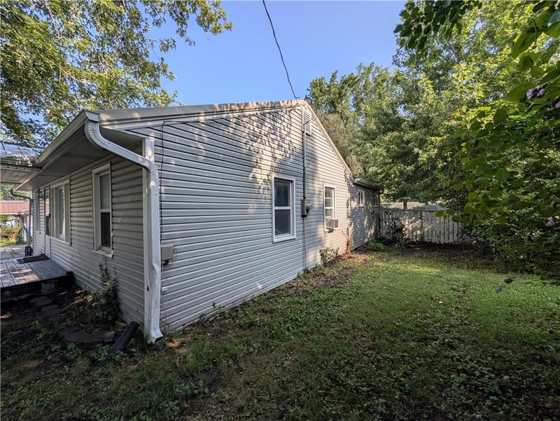210 19th St, Holden, MO 64040