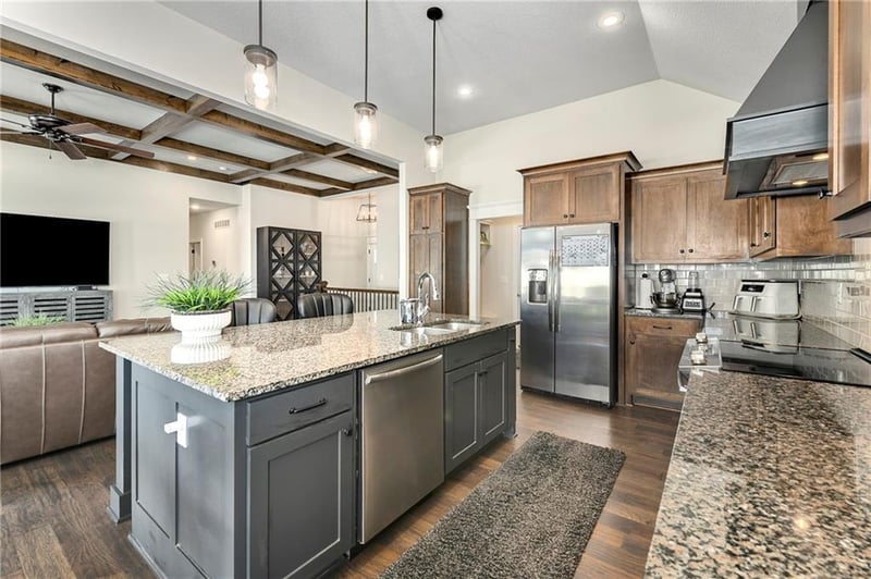 1810 Madi Ct, Grain Valley, MO 64029