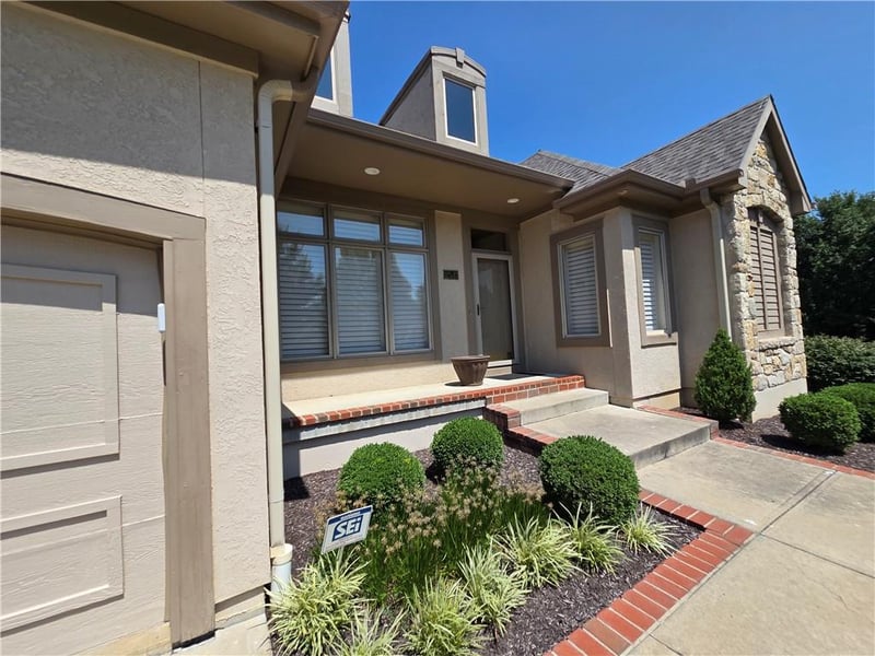 12533 Knox St, Overland Park, KS 66213