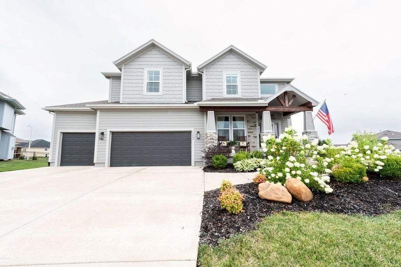 17647 163rd Ter, Olathe, KS 66062