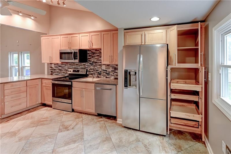 445 Chestnut St, Olathe, KS 66061