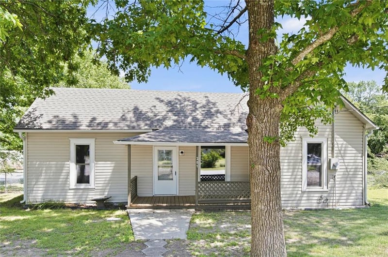 201 Spruce St, Garden City, MO 64747