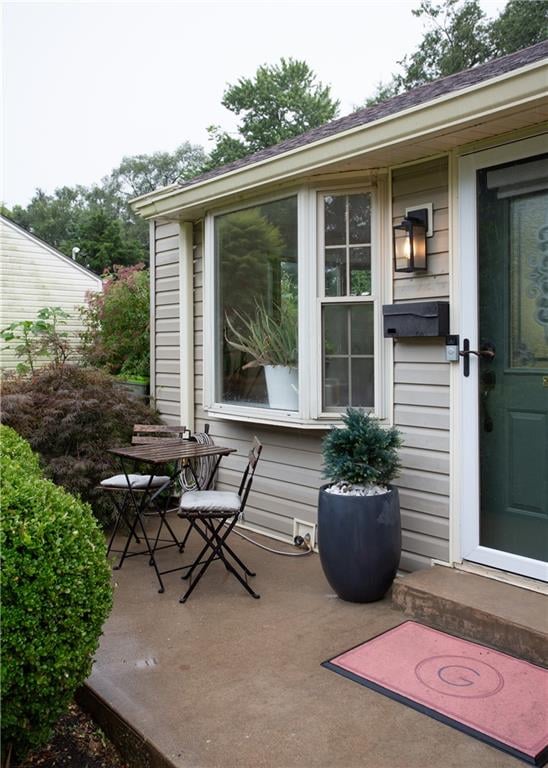 7524 Foster St, Overland Park, KS 66204
