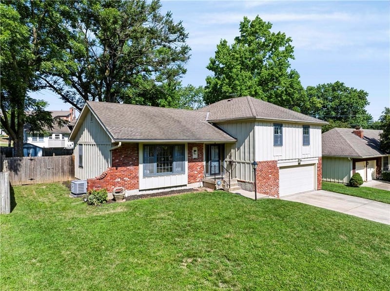 8706 Mackey St, Overland Park, KS 66212