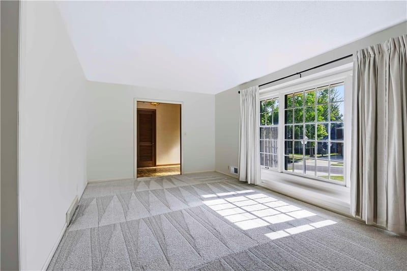 8706 Mackey St, Overland Park, KS 66212