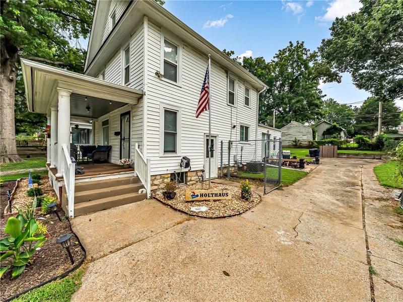 549 S Huttig Ave, Independence, MO 64053