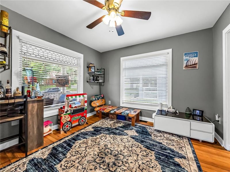 549 S Huttig Ave, Independence, MO 64053