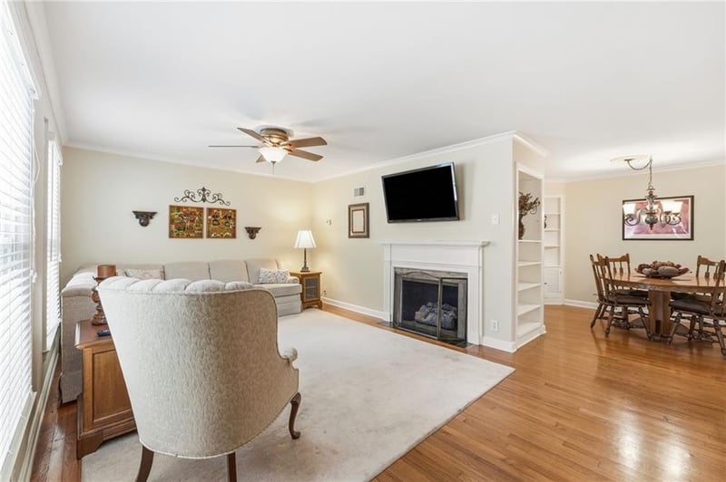 4951 Norwood St, Westwood, KS 66205