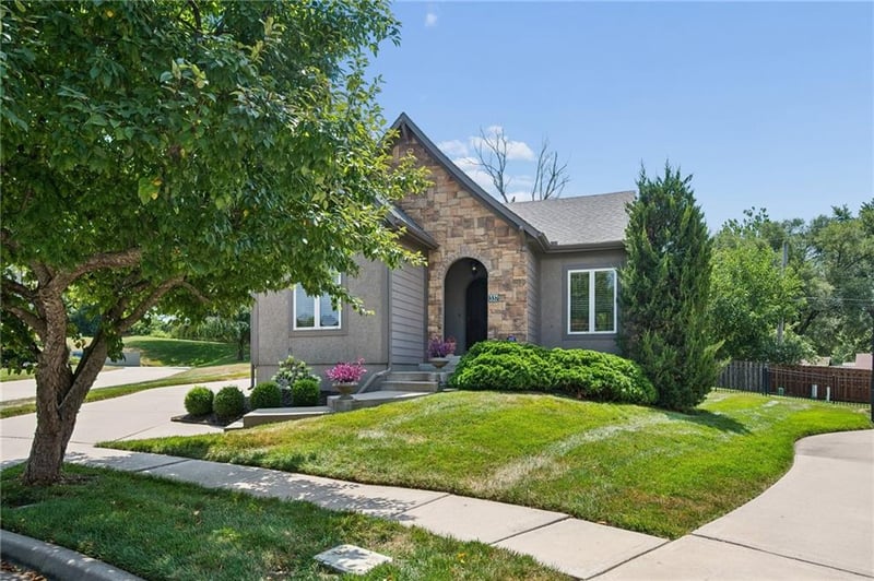 337 Cates Ct, Liberty, MO 64068
