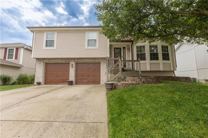 111 NW 114th Ter, Kansas City, MO 64155
