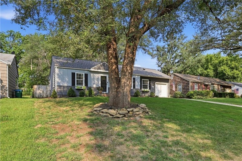5536 Cedar St, Roeland Park, KS 66205