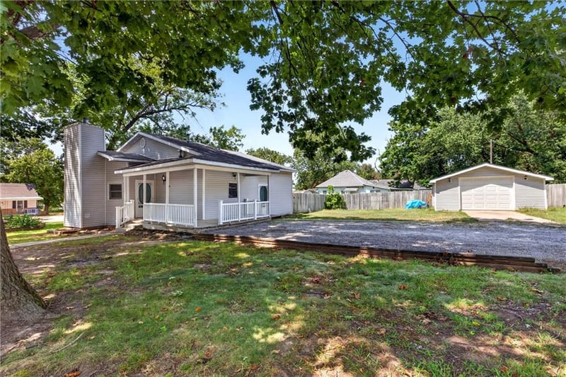 528 Ashland St, Nevada, MO 64772