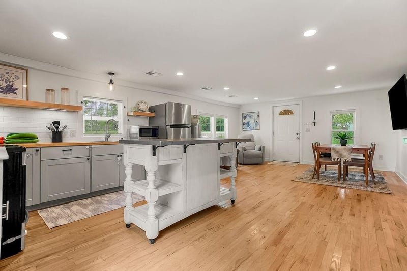 28936 Orchard Rd, Paola, KS 66071