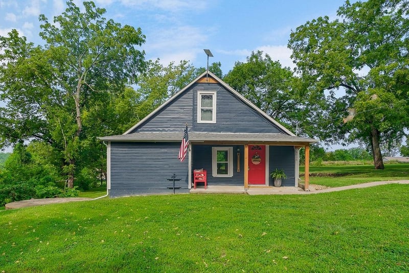 28936 Orchard Rd, Paola, KS 66071