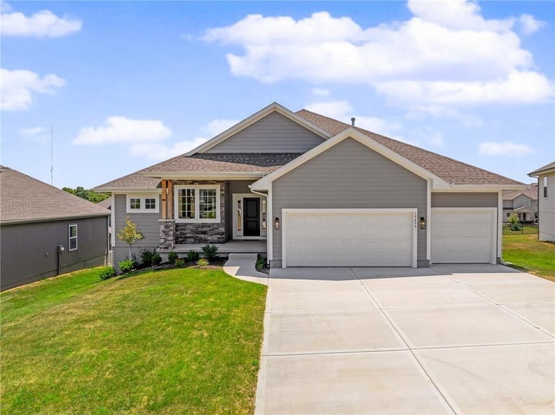 2372 Wabash St, Olathe, KS 66061