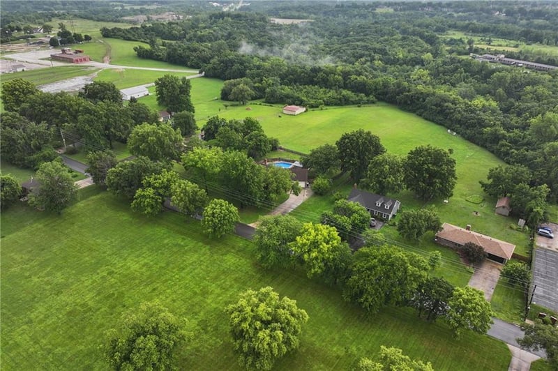 12301 Frost Rd, Kansas City, MO 64138