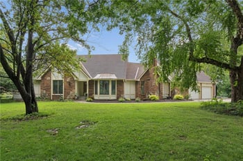 12301 Frost Rd, Kansas City, MO 64138