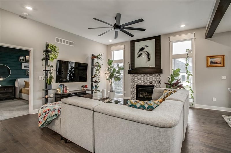 213 Davenport Dr, Blue Springs, MO 64014