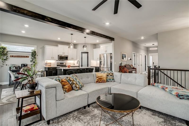 213 Davenport Dr, Blue Springs, MO 64014