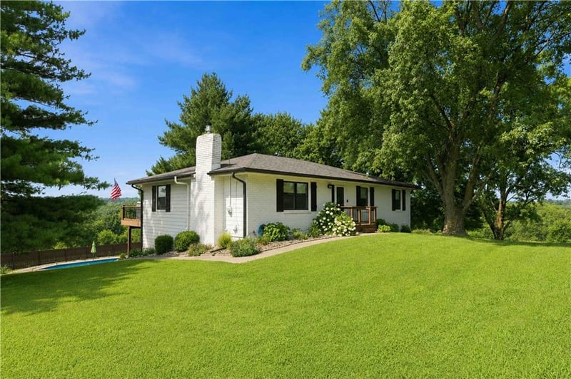 18043 150th St, Basehor, KS 66007