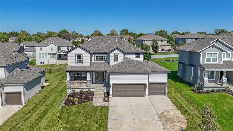 2682 Park St, Olathe, KS 66061