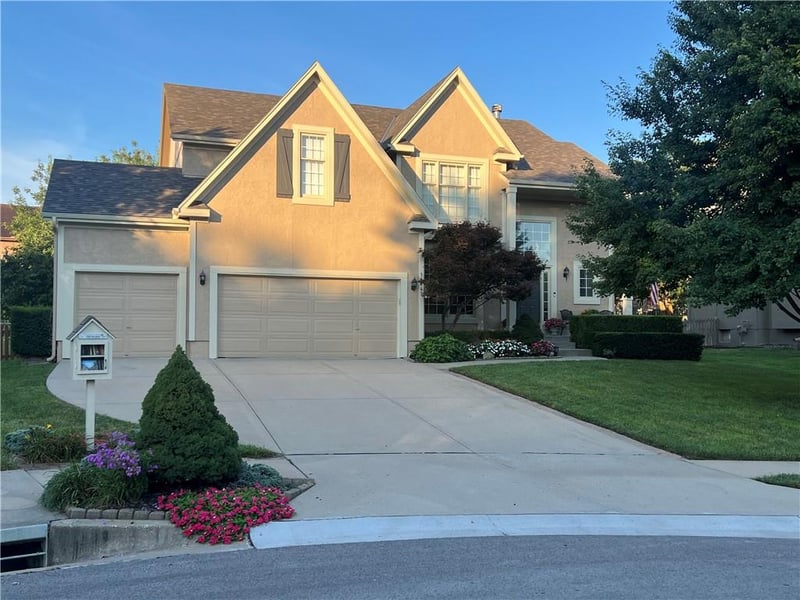 14642 S Hallet St, Olathe, KS 66062