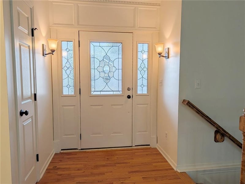 1645 Dalton Dr, Lee's Summit, MO 64081