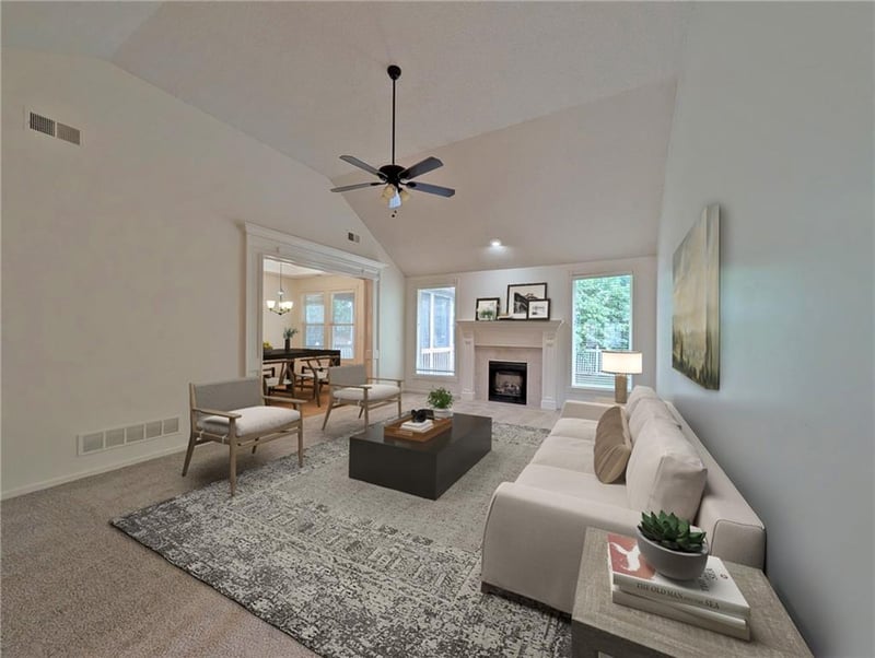 1645 Dalton Dr, Lee's Summit, MO 64081