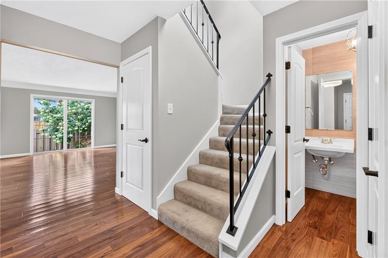 7621 W 102nd St, Overland Park, KS 66212