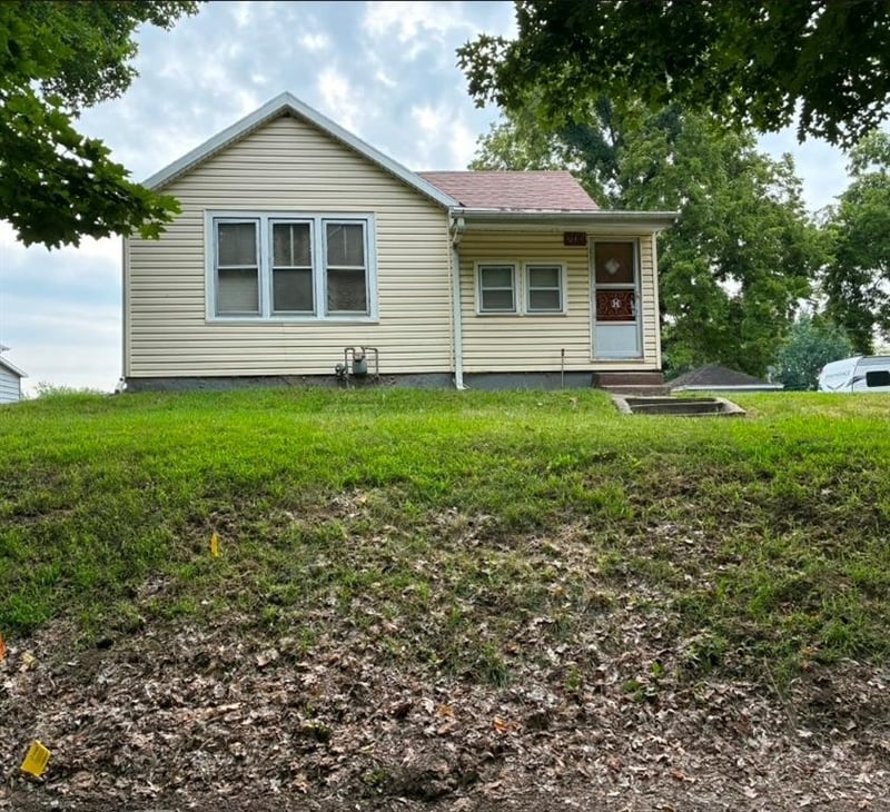 2123 Ashland Ave, St Joseph, MO 64506