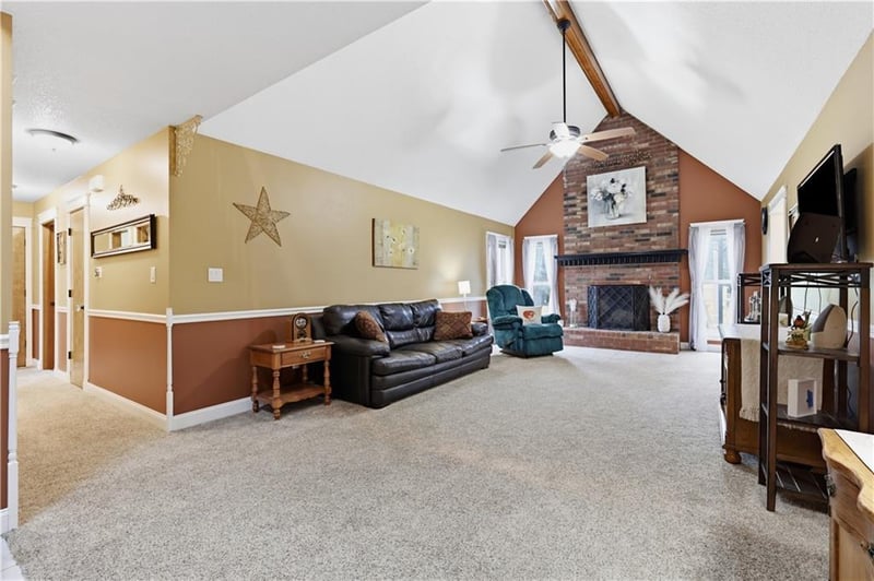 2219 N Whitney Rd, Independence, MO 64058