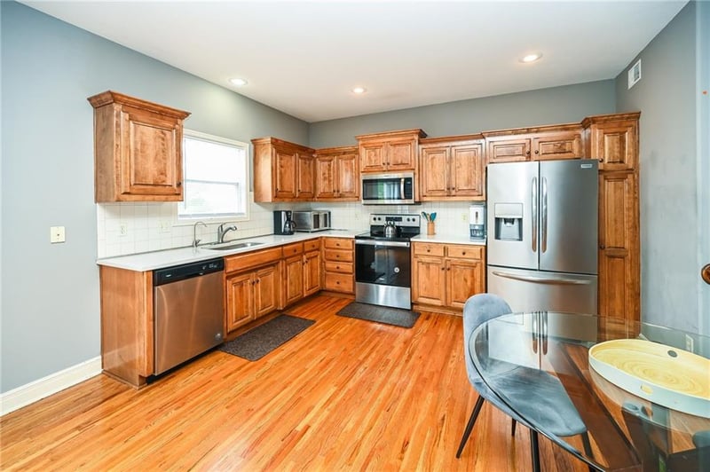 8604 75th Ter, Kansas City, MO 64158